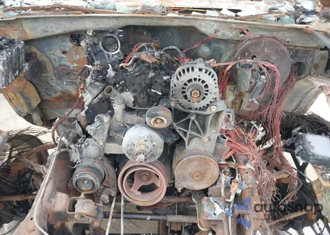 2002 Chevrolet Silverado 1500 Ls z USA, uszkodzony, nr VIN 1GCEK19V42E193683